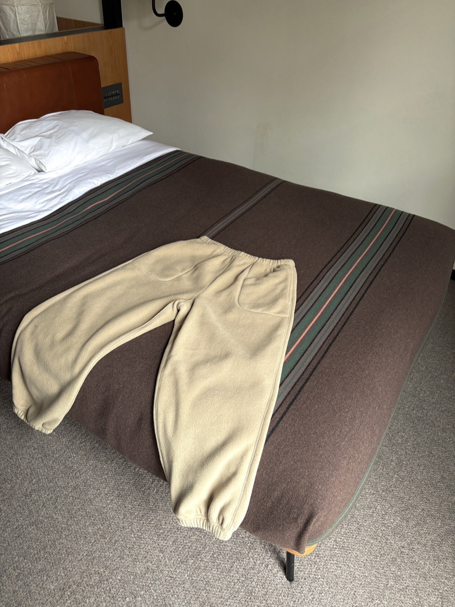color:Khaki