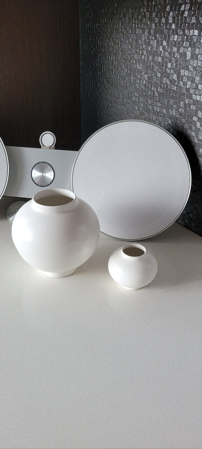 Moon Jar by Yoon Ceramic