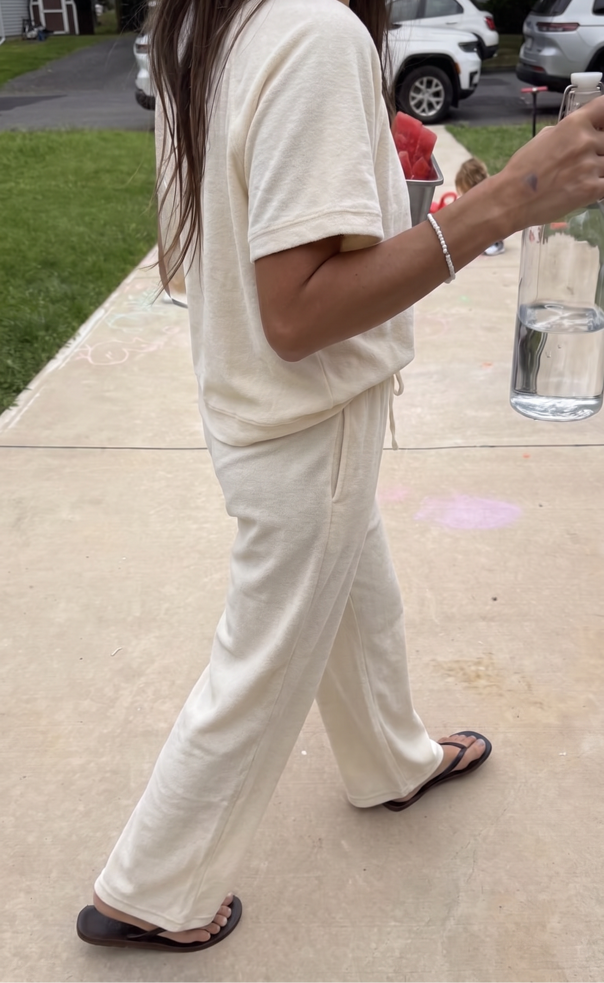 color:Cream