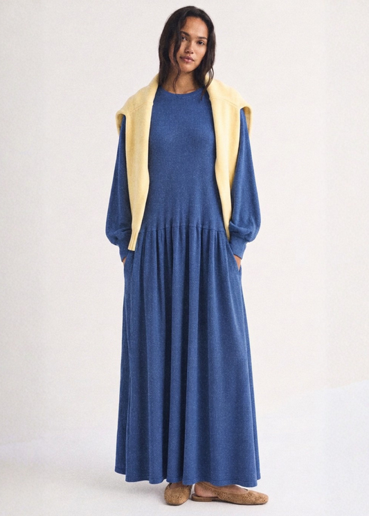 color:Blue